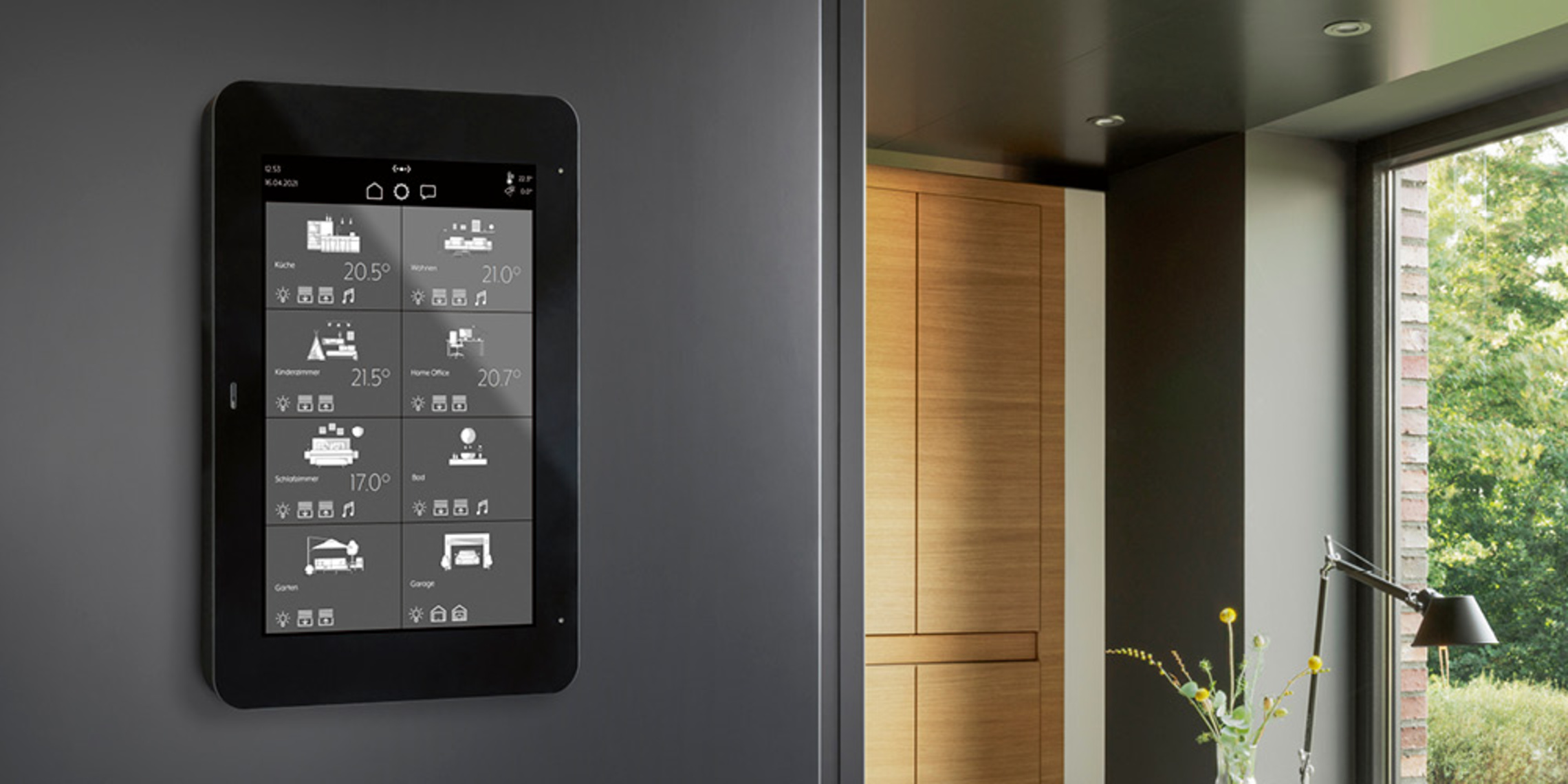 JUNG Smart Panel 8 bei EKS Elektro-, Kommunikations-und Sicherheitstechnik Rieth GmbH in Oberhosenbach