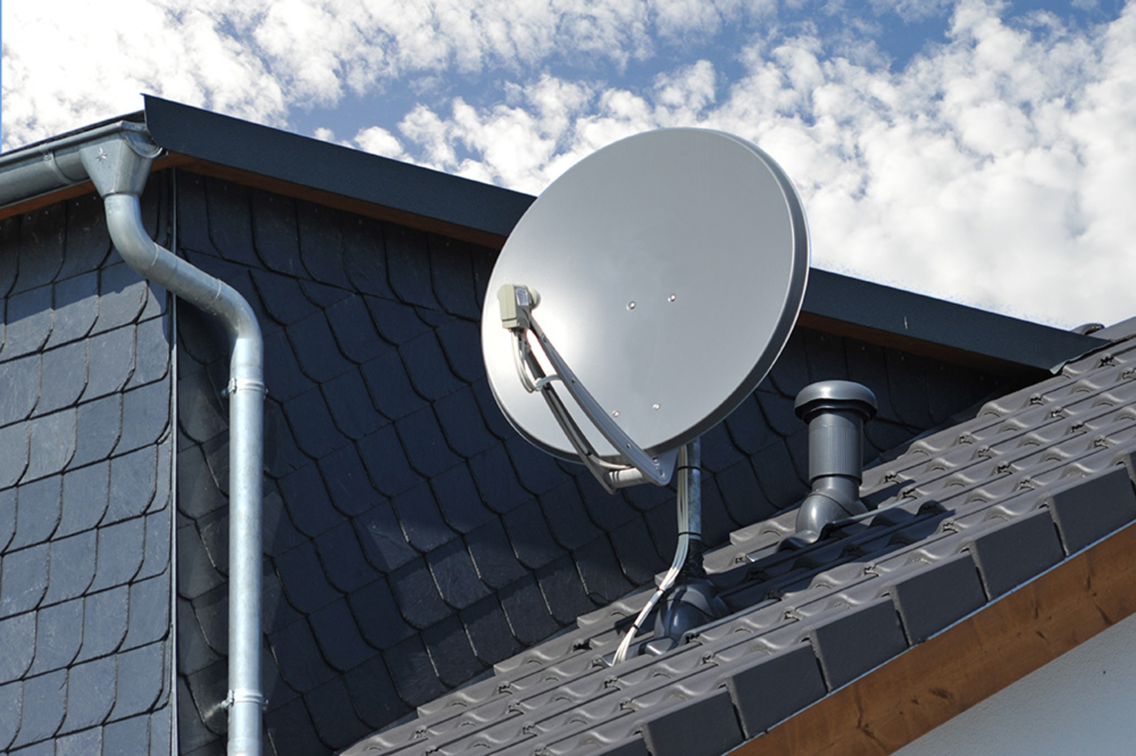 TV-Empfang bei EKS Elektro-, Kommunikations-und Sicherheitstechnik Rieth GmbH in Oberhosenbach